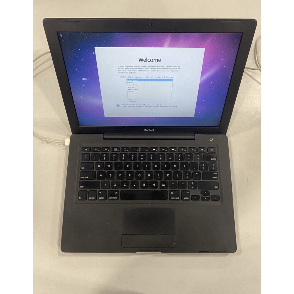 Apple MacBook 13.3" Black Core 2 Duo 2.0GHz 2GB 160 HDD Wi-Fi 2008